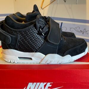 Nike Air Trainer Victor Cruz black and White size 9.5 New